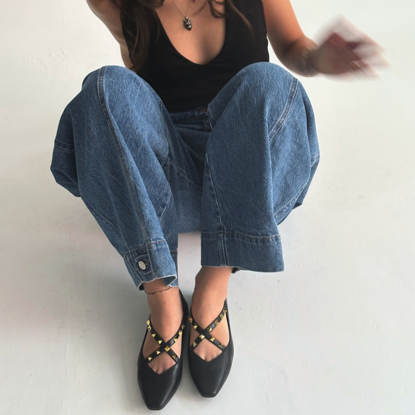 VERA BLACK