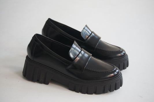 ALESSANDRA BLACK LOAFERS